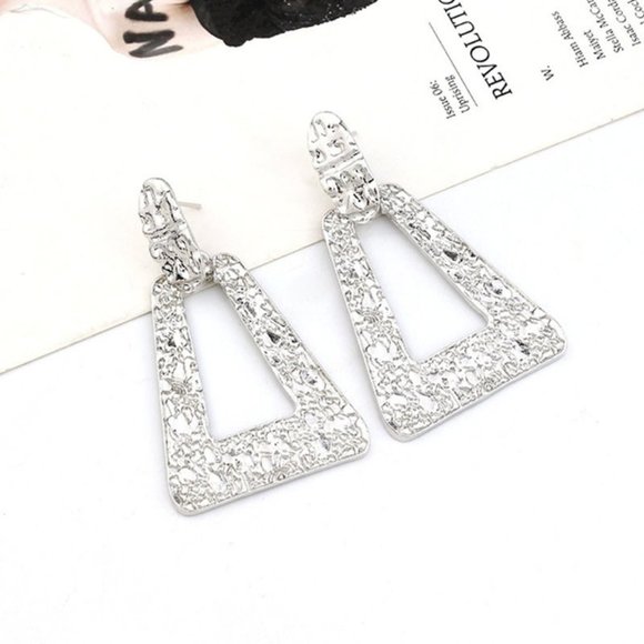 Exaggerated textured Geometric Earrings - Picture 2 of 9